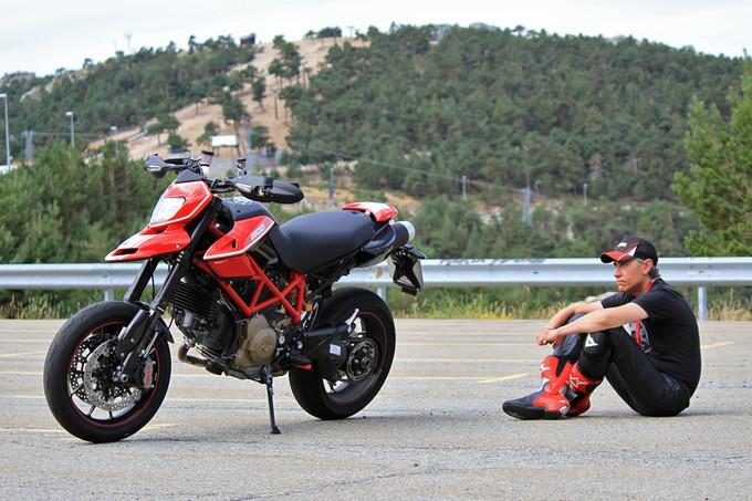 Lire la suite à propos de l’article Ducati Hypermotard 1100 EVO SP : très divertissante