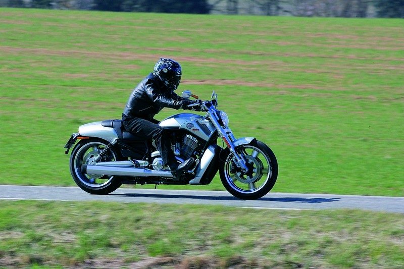 Harley Davidson VRSCF V-Rod Muscle: Terminator