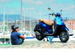You are currently viewing Vespa GTV Navy 125: « In the Navy »