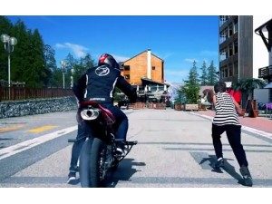 video-stunt-moto-vs-free-running_fi_44620-2